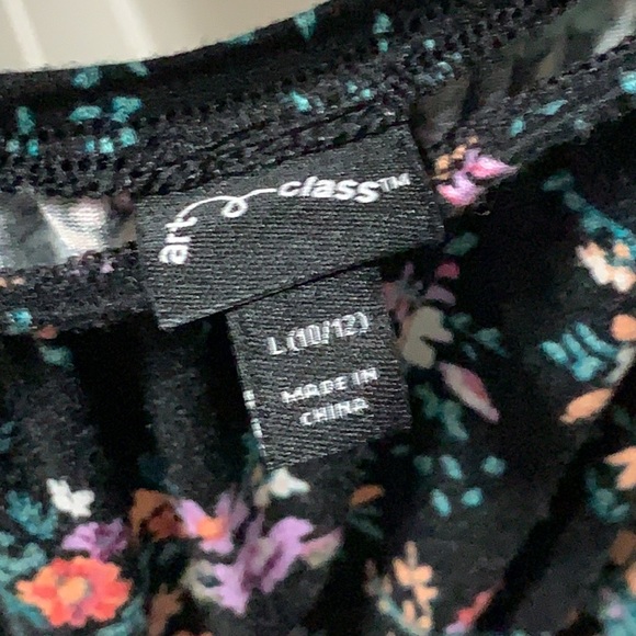 L (10-12) Girls dress black with flowers - Picture 3 of 5